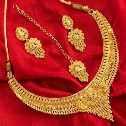 gold plated bridal choker necklace set with earrings and maang tikka