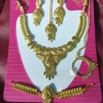 traditional gold plated bridal jewellery set with necklace earrings maang tikka and hathphool